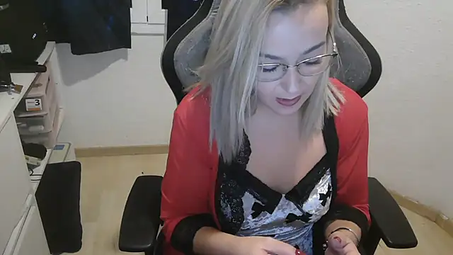 Snapshot of bekka__ chatting on 11/26/25, 07:04 bekka online show from 11/26/25, 07:04