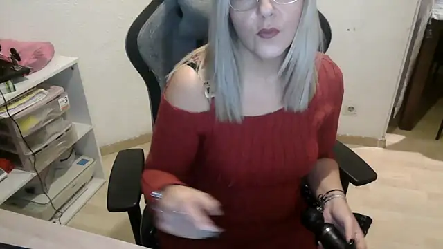 Snapshot of bekka__ chatting on 02/06/26, 09:51 bekka online show from 02/06/26, 09:51