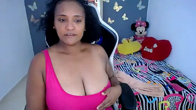 Snapshot of marysol83 chatting on 04/25/26, 01:19 marysol83 online show from 04/25/26, 01:19