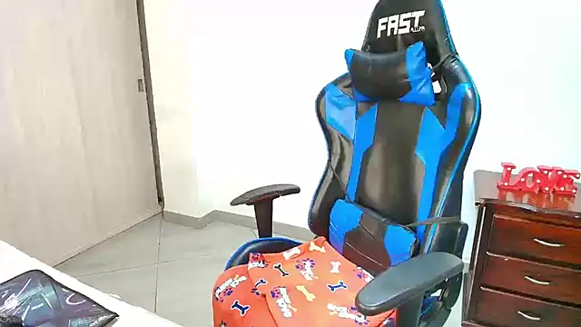 sophiax-x online show from 11/13/25, 11:14