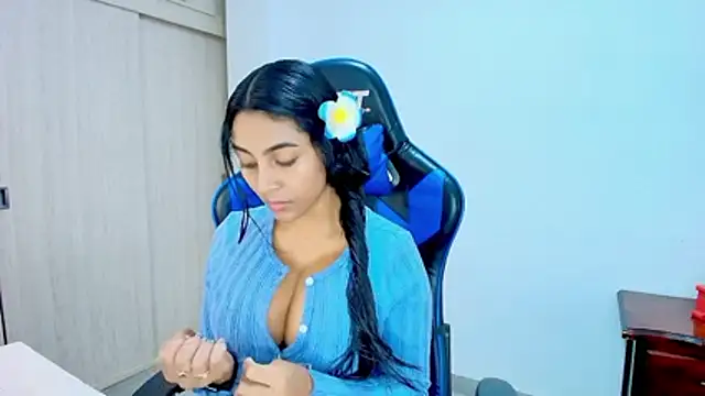 sophiax-x online show from 12/17/25, 06:25