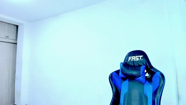 sophiax-x online show from 03/25/26, 09:04