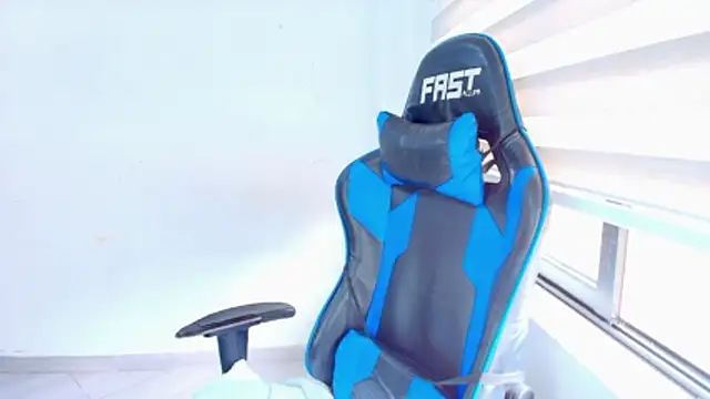 sophiax-x online show from 04/21/26, 04:56