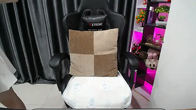 Yuki-yio online show from 09/19/25, 01:18