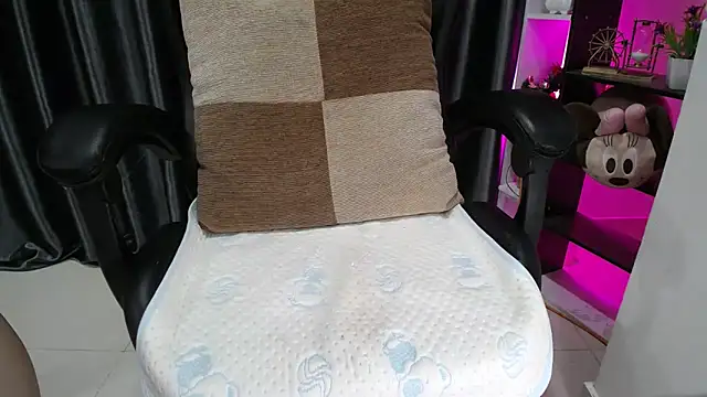 Yuki-yio online show from 09/30/25, 01:21