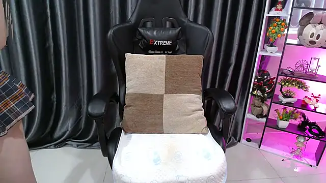 Yuki-yio online show from 10/12/25, 12:42