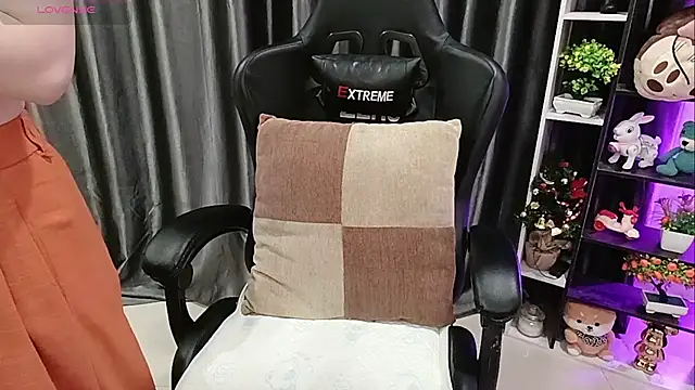 Yuki-yio online show from 04/17/26, 01:19