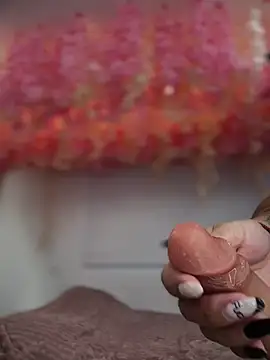 seraphine23 online show from 03/07/26, 09:56