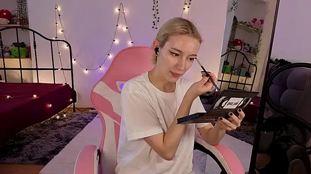 berrry girl online show from 07/10/26, 11:13