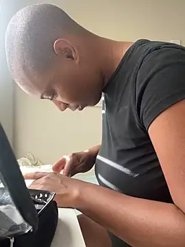 HoneyDripHer online show from 10/13/25, 01:33