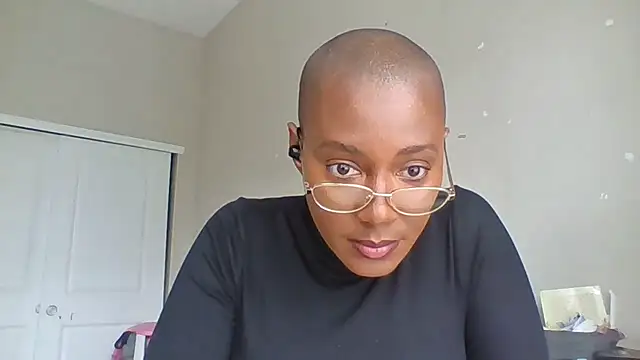 HoneyDripHer online show from 10/31/25, 03:46