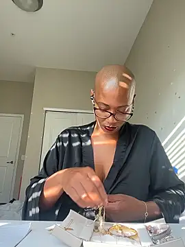 HoneyDripHer online show from 11/05/25, 01:44