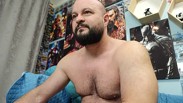 Snapshot of Muscle_Bear chatting on 09/17/25, 03:41 Muscle Bear online show from 09/17/25, 03:41