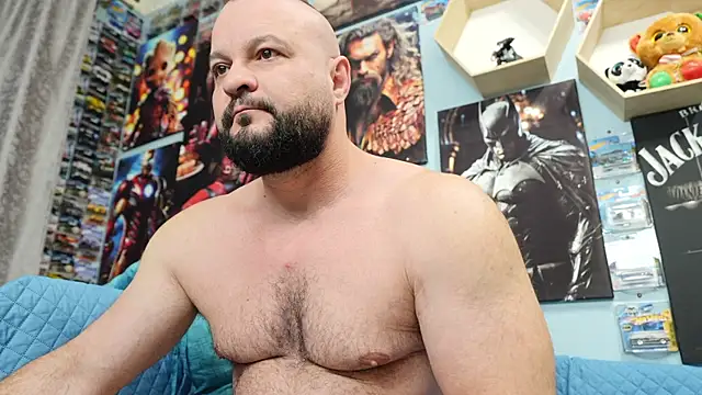 Snapshot of Muscle_Bear chatting on 10/10/25, 06:01 Muscle Bear online show from 10/10/25, 06:01