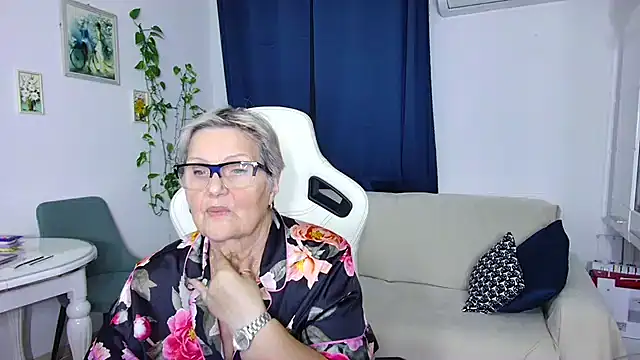 Snapshot of Selenna57 chatting on 01/08/26, 06:32 Selenna57 online show from 01/08/26, 06:32