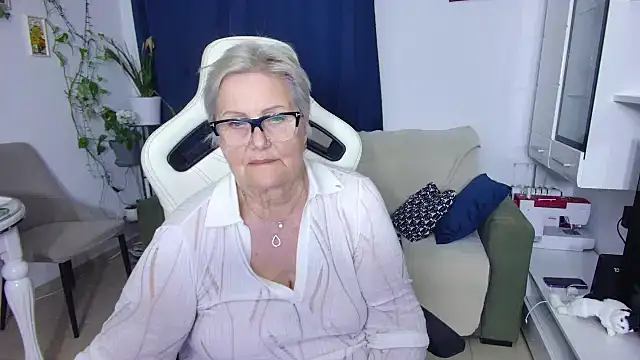 Selenna57 online show from 04/15/26, 07:58