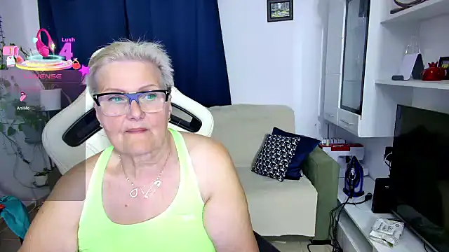 Selenna57 online show from 05/01/26, 05:28
