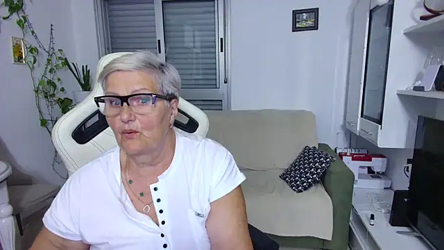 Selenna57 online show from 05/19/26, 05:52