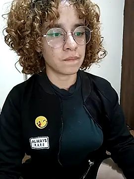 EmmaMelissa0521 online show from 02/25/25, 07:14