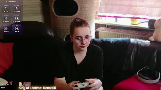 Snapshot of GamerGirl_Eve chatting on 06/16/26, 04:09 GamerGirl Eve online show from 06/16/26, 04:09