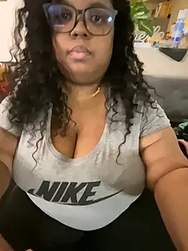 Snapshot of EbonyGoddessKira chatting on 01/02/25, 09:50 EbonyGoddessKira online show from 01/02/25, 09:50