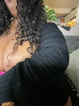 Snapshot of EbonyGoddessKira chatting on 01/31/25, 03:44 EbonyGoddessKira online show from 01/31/25, 03:44
