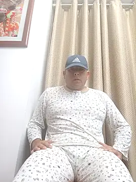 chicoguapo8 online show from 10/01/25, 11:05