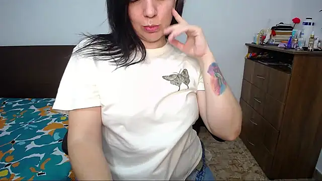Snapshot of alexa_milsf chatting on 10/16/25, 02:56 alexa milsf online show from 10/16/25, 02:56