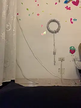 Estefani 32 online show from 04/14/26, 05:30