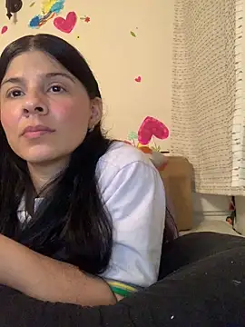 Estefani 32 online show from 04/17/26, 02:25