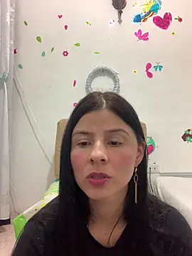 Estefani 32 online show from 04/19/26, 07:49