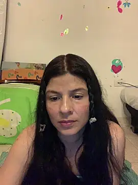 Estefani 32 online show from 04/29/26, 05:30