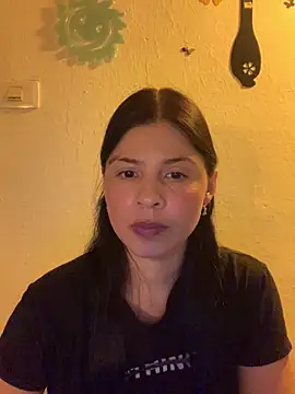 Estefani 32 online show from 06/04/26, 05:19