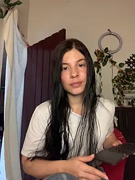 Estefani 32 online show from 06/30/26, 03:57