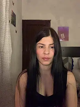 Estefani 32 online show from 07/17/26, 04:45