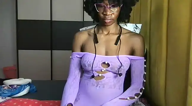 choco petite online show from 03/04/25, 03:44