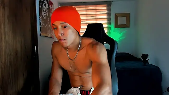 Liam V online show from 02/01/25, 04:44