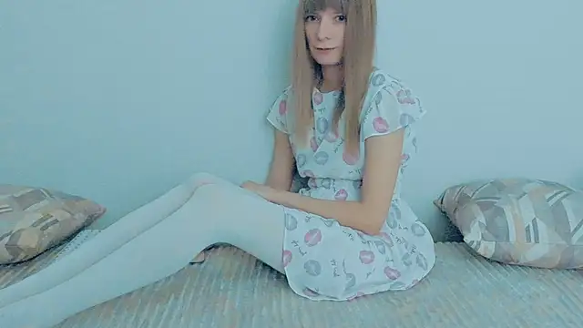 YourCaramel online show from 10/10/25, 08:24