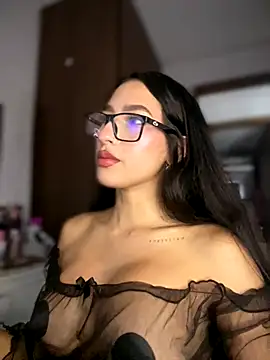 DulceLenns online show from 12/18/25, 07:53