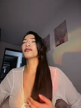 DulceLenns online show from 03/19/26, 06:23