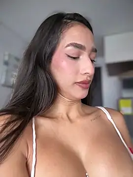 DulceLenns online show from 04/18/26, 06:34