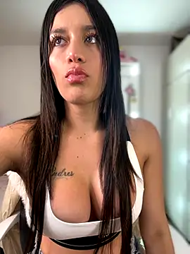 Emmily 19 online show from 09/19/25, 01:07