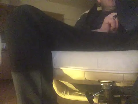 Snapshot of translove chatting on 03/21/25, 09:56 translove online show from 03/21/25, 09:56