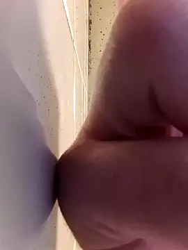 Snapshot of KinkeyCouple44 chatting on 12/19/25, 06:42 KinkeyCouple44 online show from 12/19/25, 06:42