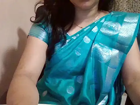 Snapshot of Pinky_4 chatting on 05/01/26, 02:21 Pinky 4 online show from 05/01/26, 02:21