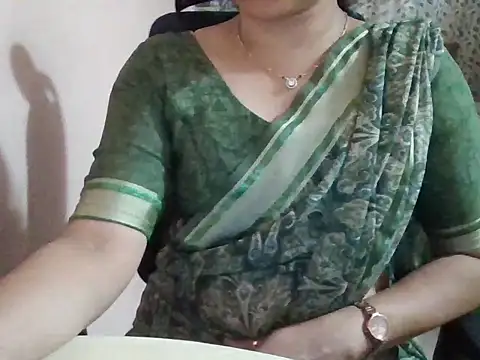 Snapshot of Pinky_4 chatting on 05/08/26, 06:13 Pinky 4 online show from 05/08/26, 06:13