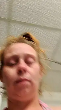 Snapshot of BossChick1625 chatting on 10/29/25, 11:56 BossChick1625 online show from 10/29/25, 11:56