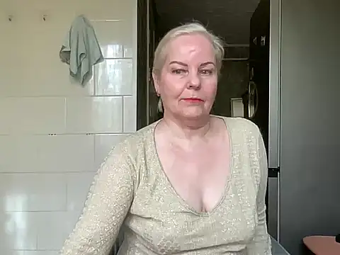 Snapshot of milaja chatting on 05/08/26, 02:22 milaja online show from 05/08/26, 02:22