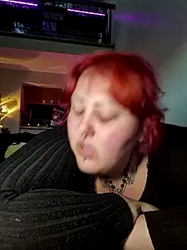 Snapshot of Cutegothcrybabyx chatting on 10/26/25, 10:36 Cutegothcrybabyx online show from 10/26/25, 10:36