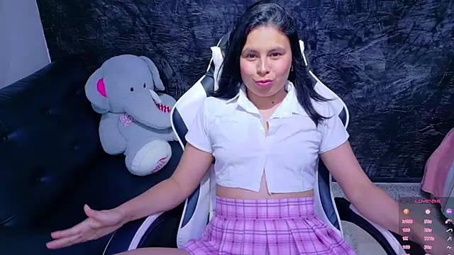 olivia love  online show from 05/06/26, 07:19